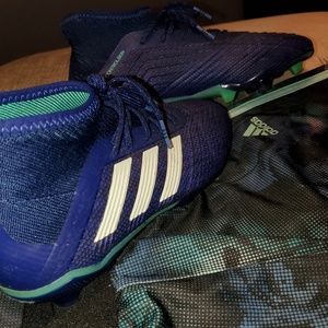 Soccer Shoes - Kids Size 4